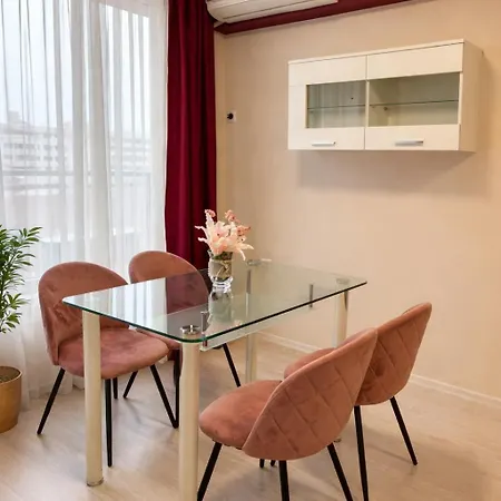 Central Prime Apartment & Private Parking *