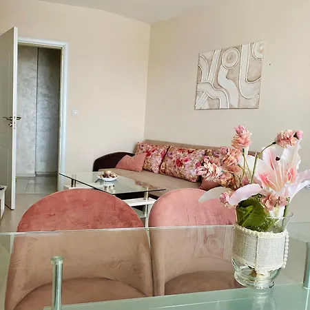 Central Prime Apartment & Private Parking Appartamento Plovdiv