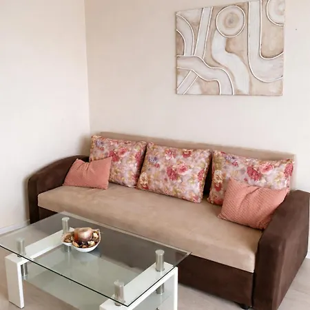 Central Prime Apartment & Private Parking *