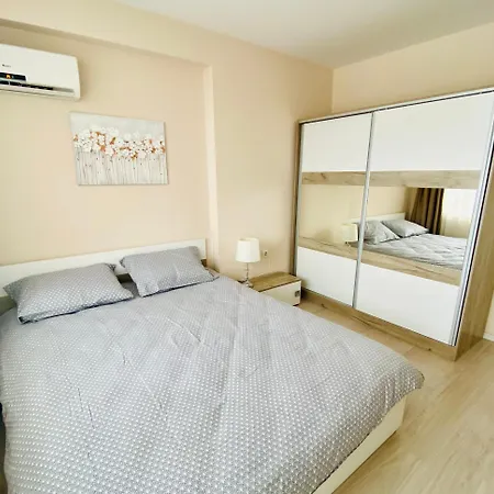 Central Prime Apartment & Private Parking Appartamento