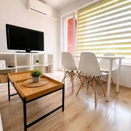 Central Prime Apartment & Private Parking Appartamento *