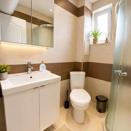 Central Prime Apartment & Private Parking Appartamento